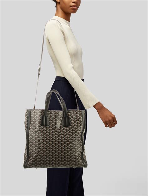 goyard voltaire prix|goyard comor tote.